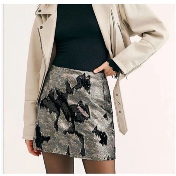 Free People Black Cameo Sequins Fully Lined Mini Skirt Free People One Size 10 - Picture 1 of 13
